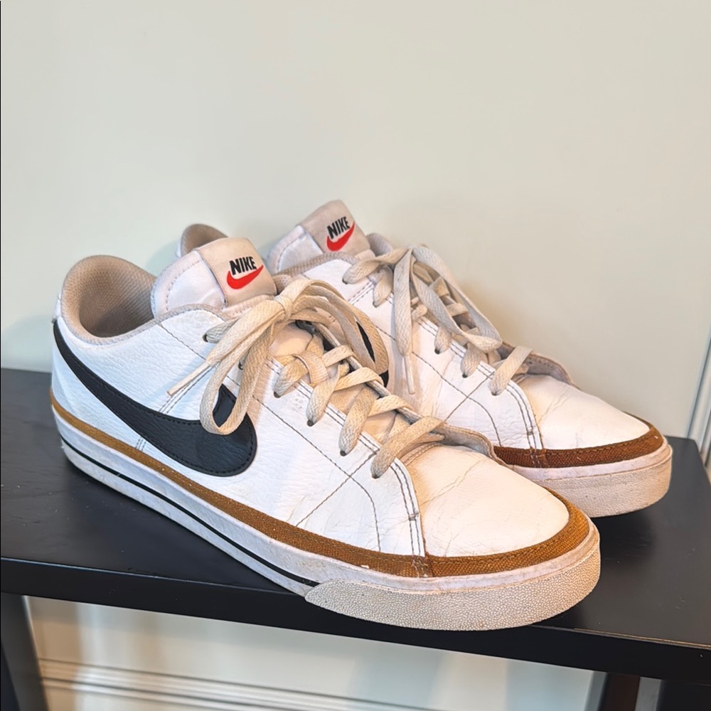 Nike Men's White and Black Sneakers